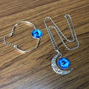 Matching Moon Themed Necklace and Bracelet Set. Silver Tone.